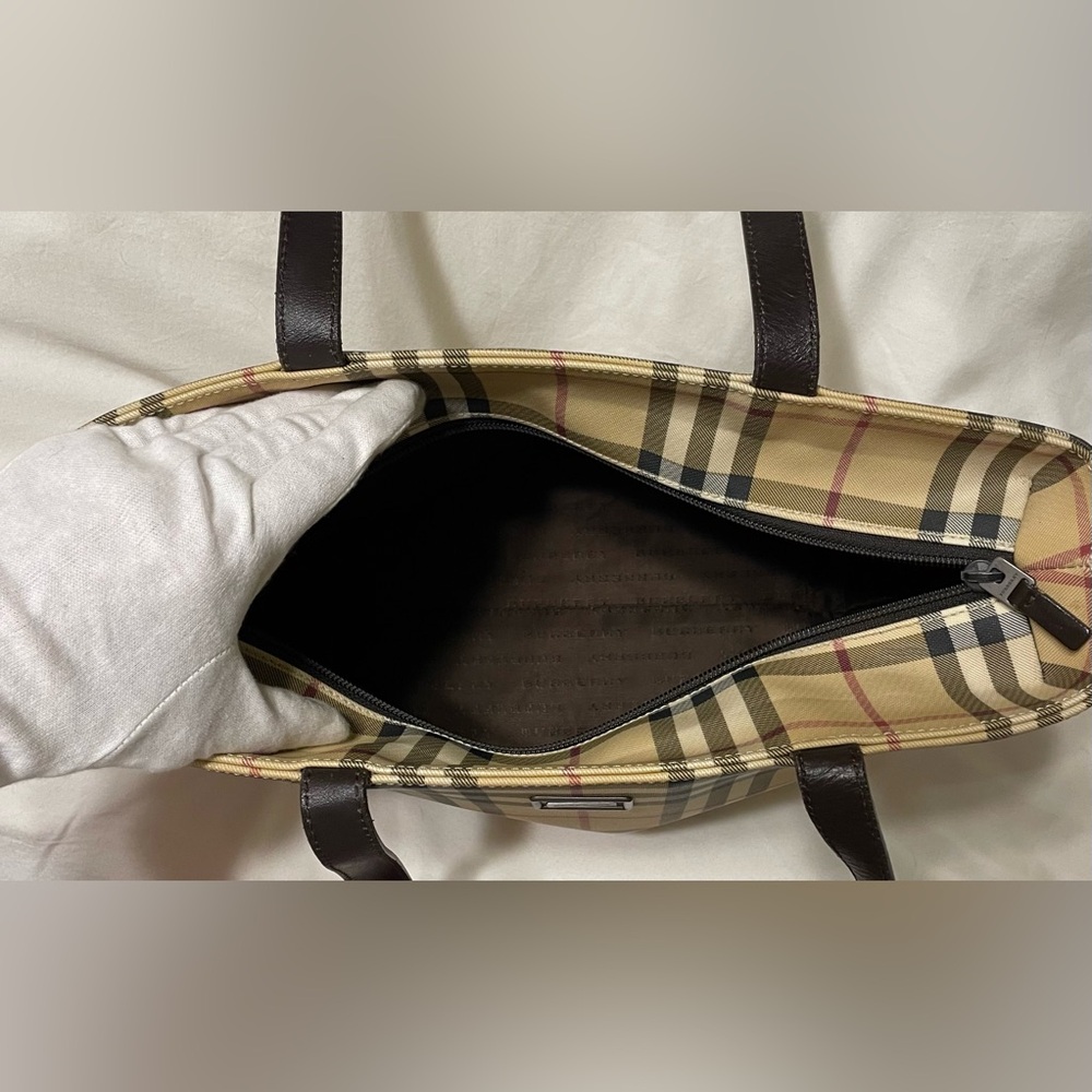 Burberry Authentic Vintage Tan and Black Checkered Tote Bag - Picture 9 of 16